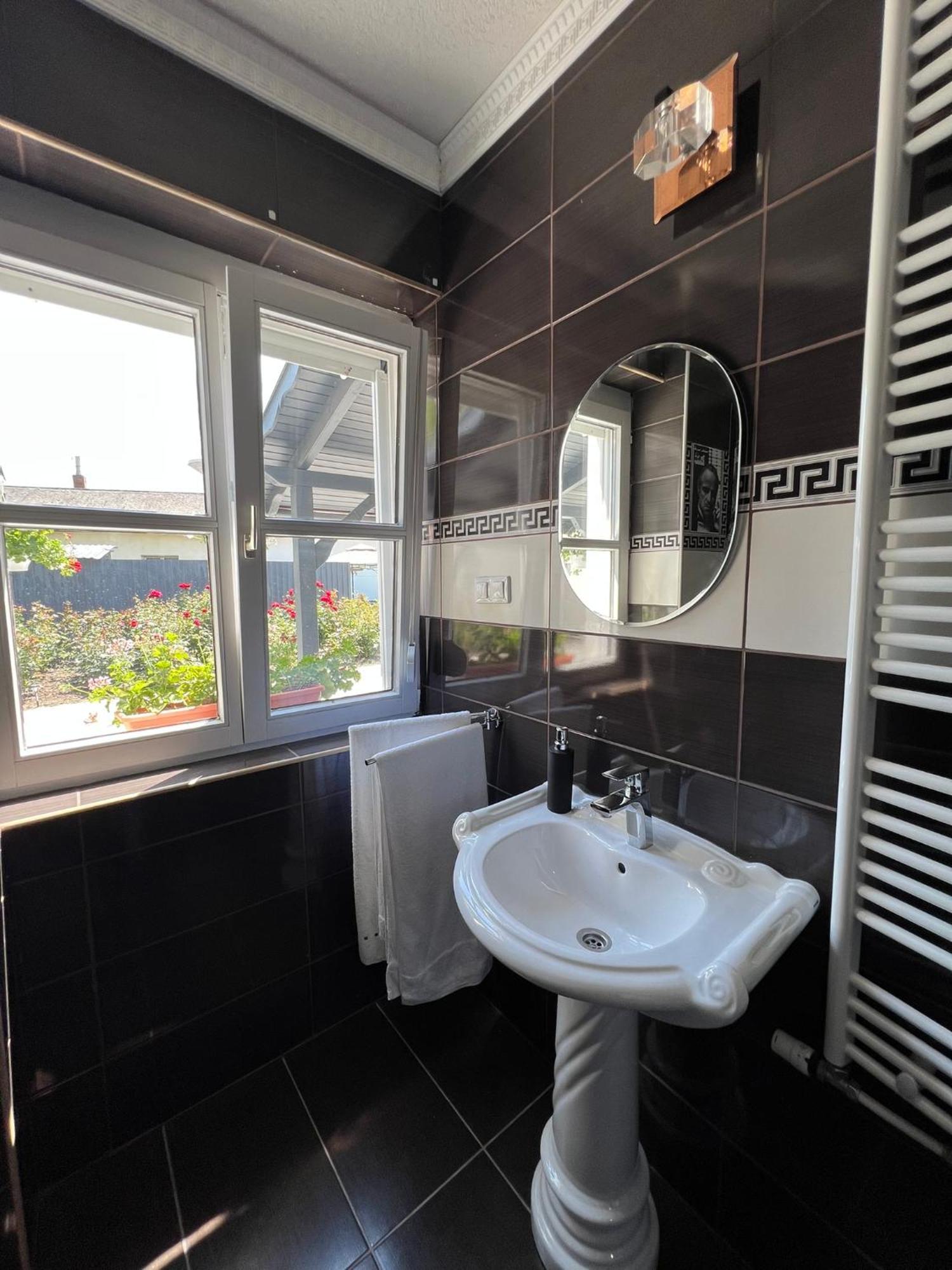 Adel Apartman Kisujszallas Luaran gambar
