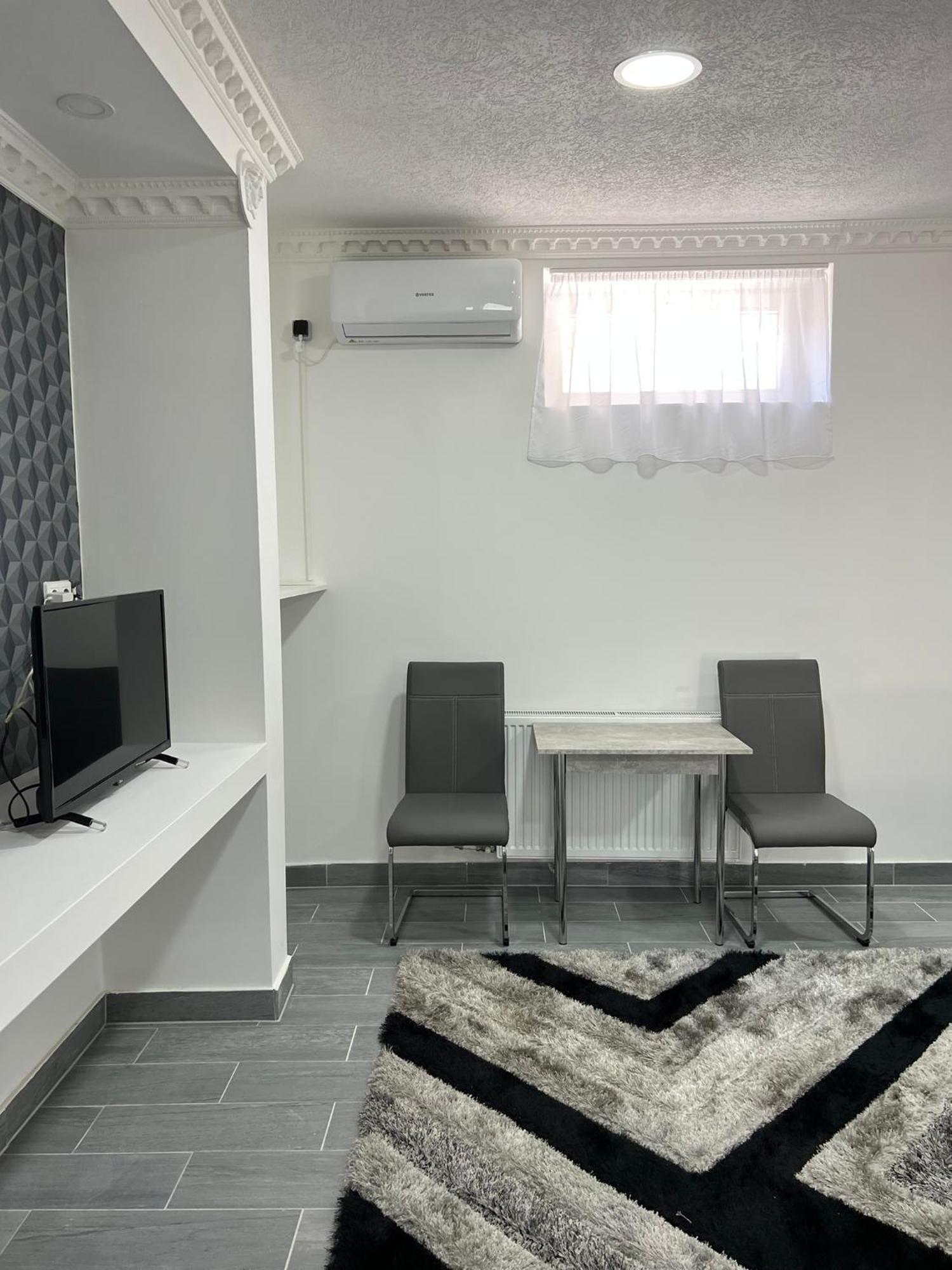 Adel Apartman Kisujszallas Luaran gambar