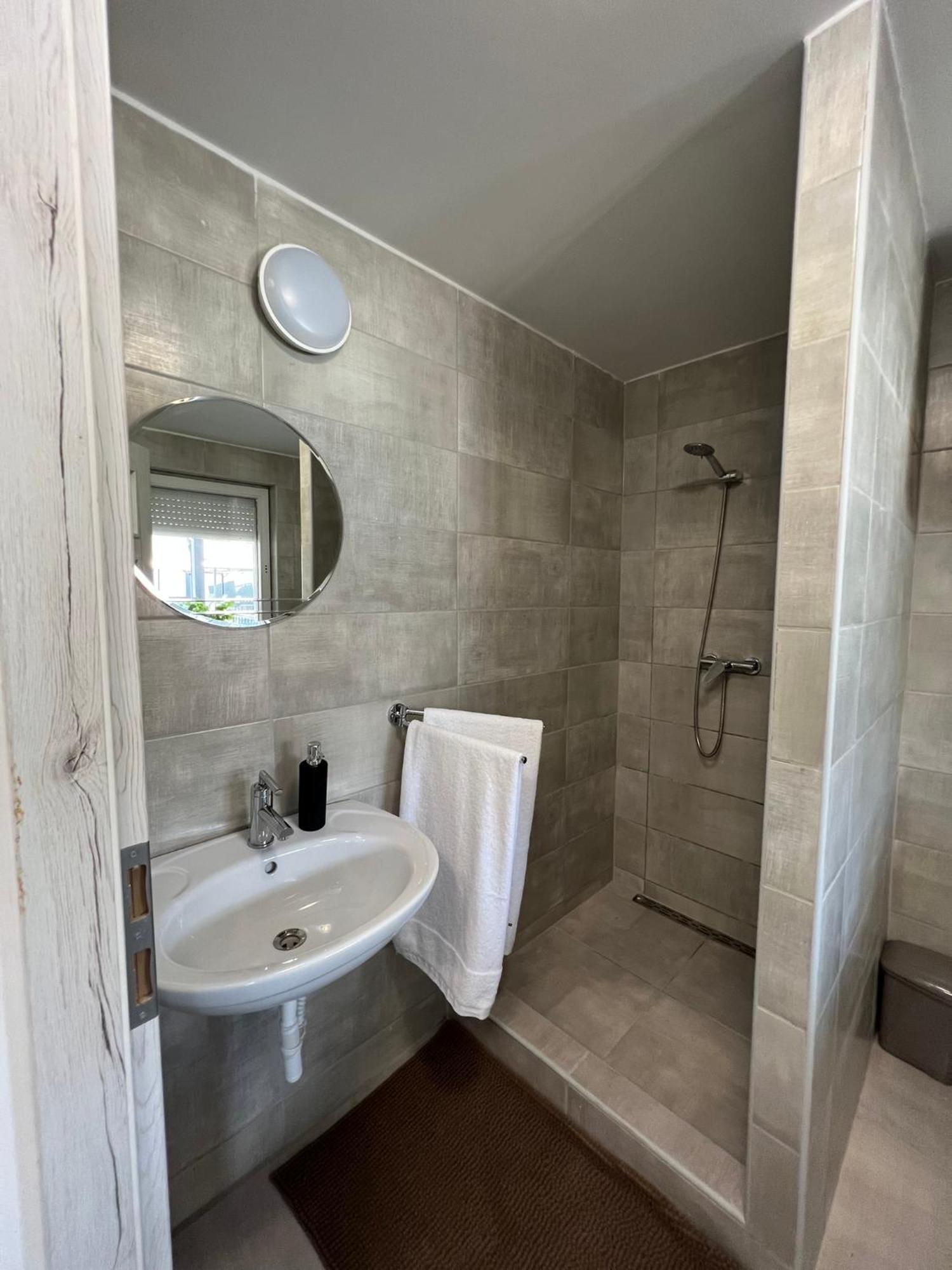 Adel Apartman Kisujszallas Luaran gambar