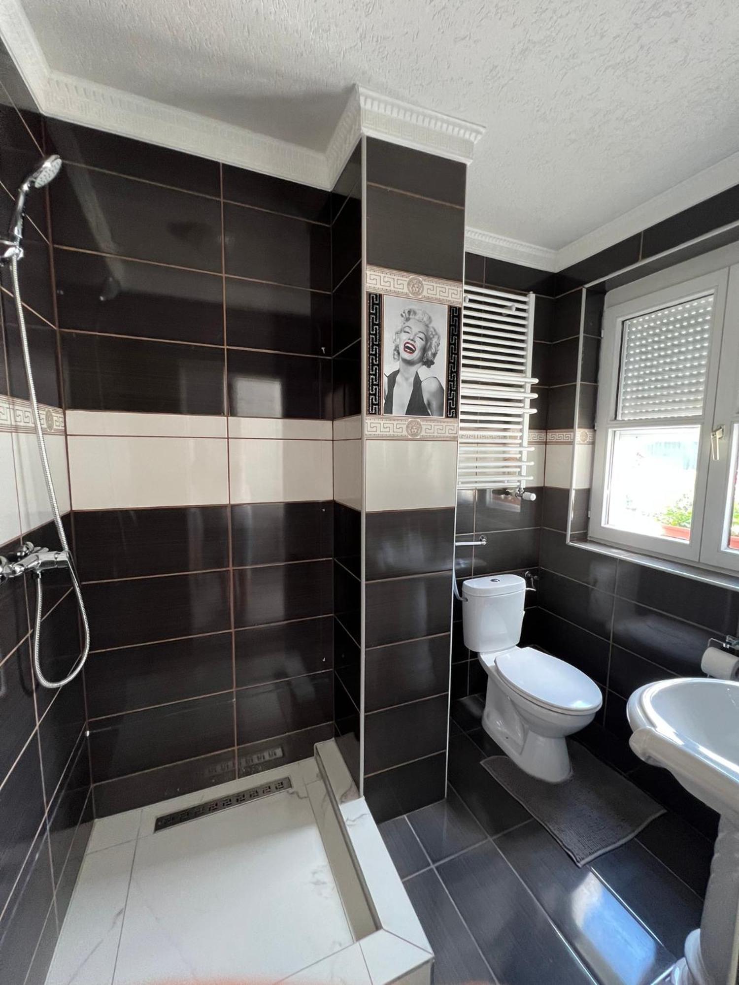 Adel Apartman Kisujszallas Luaran gambar