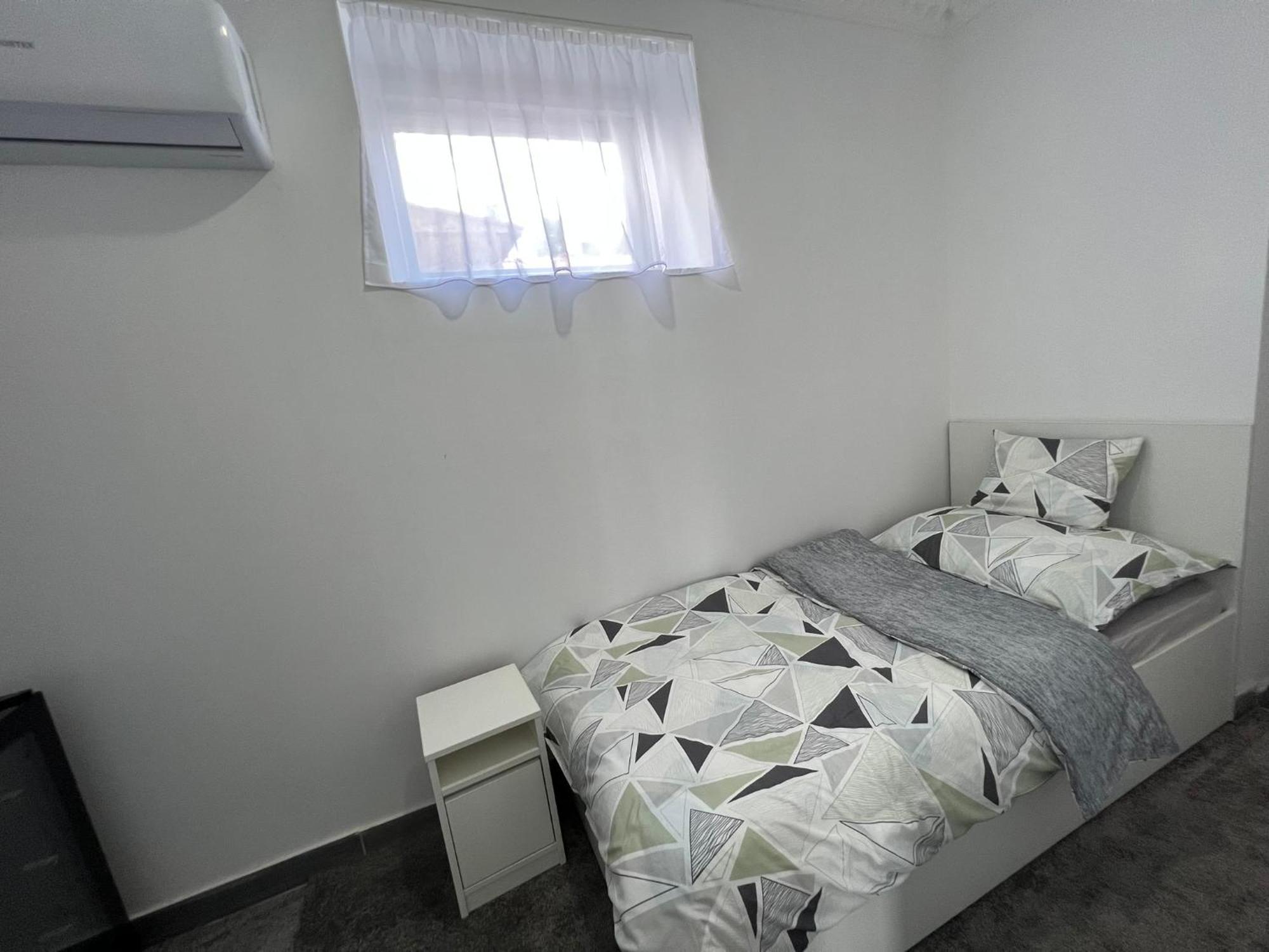 Adel Apartman Kisujszallas Luaran gambar