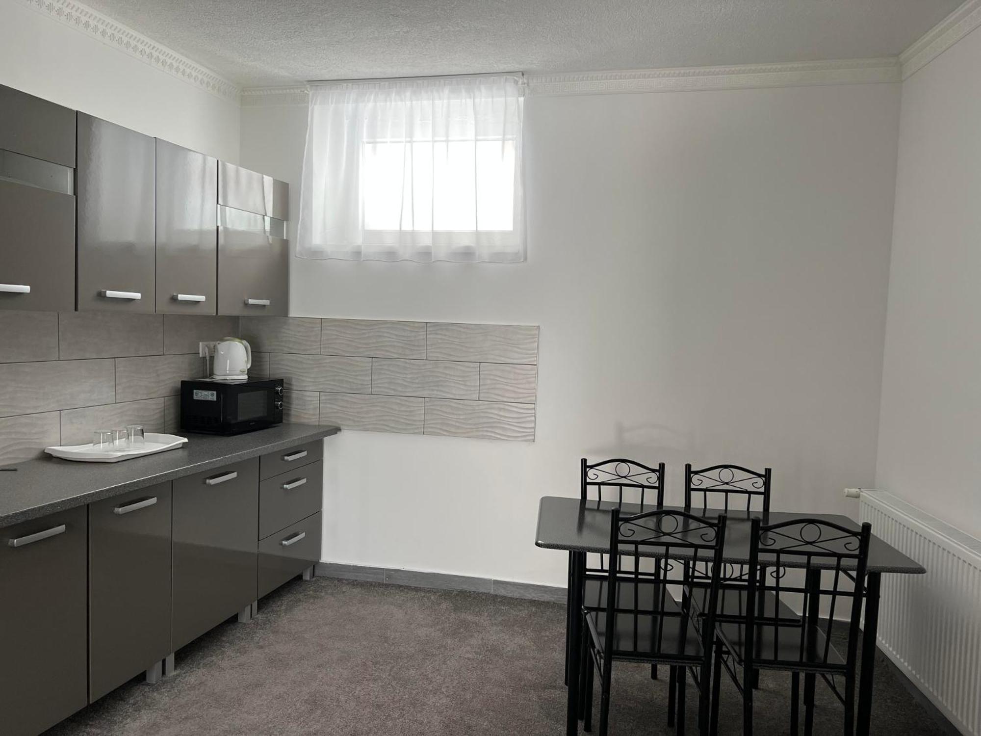 Adel Apartman Kisujszallas Luaran gambar